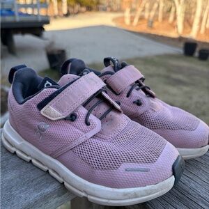 On Running Kids Pink Hook-and-Loop Athletic Sneakers